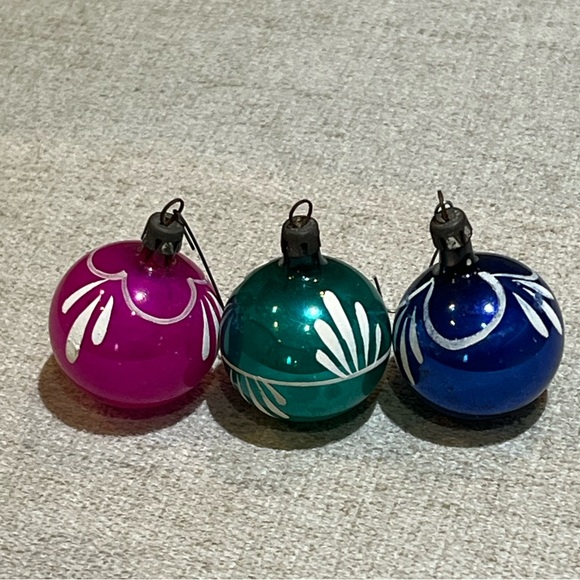 Antique Mini Hand Painted Glass Ornaments Lot of 3 - Picture 5 of 6
